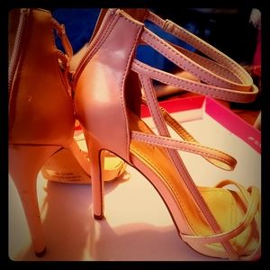 Womens Pale Pink Heel